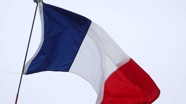 Γαλλία: Αντιμέτωπη με τρεις προτάσεις μομφής η κυβέρνηση