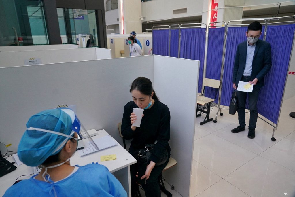 Κορονοϊός: Ξεκίνησαν τα εισπνεόμενα εμβόλια στη Σαγκάη