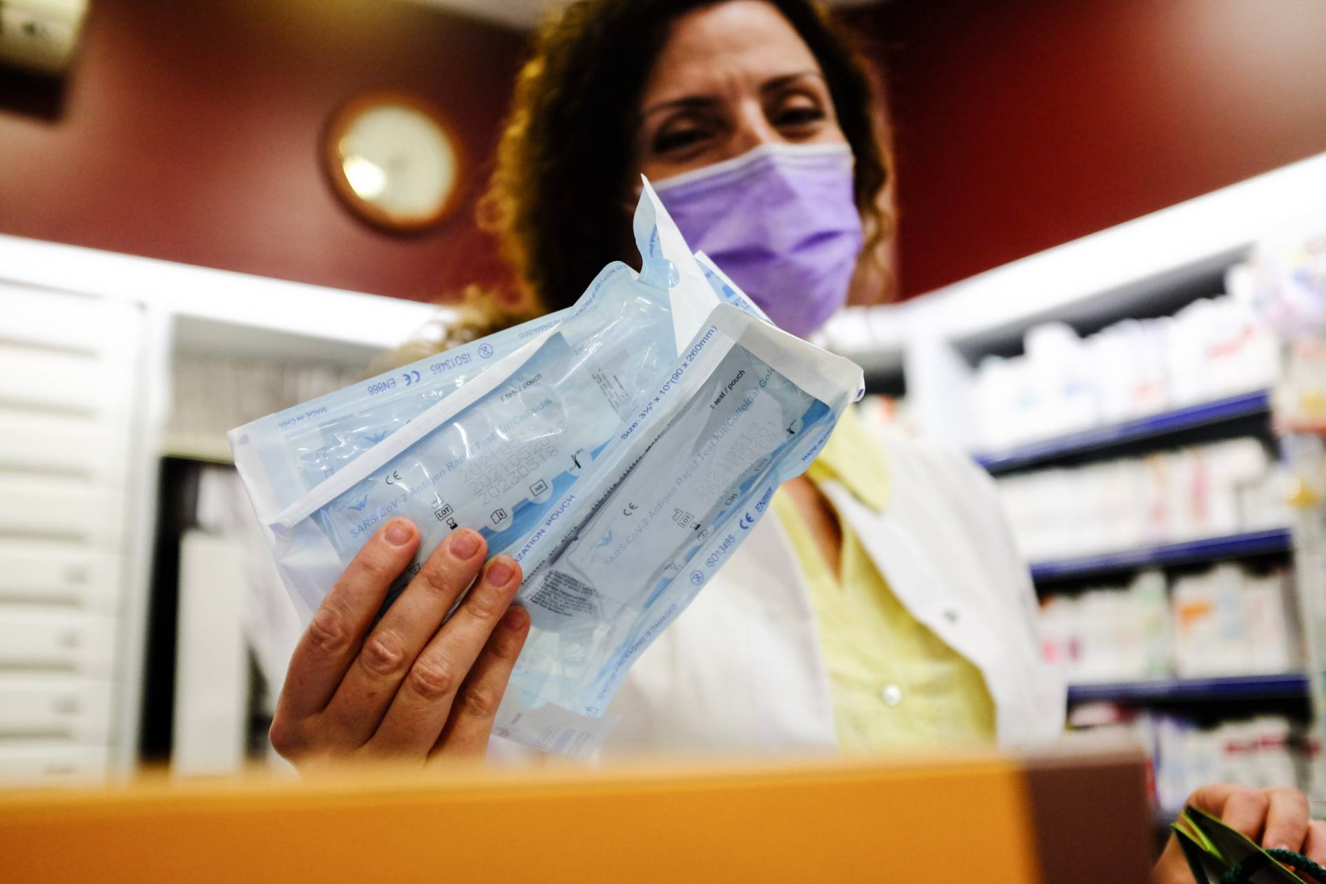 Συνύπαρξη γρίπης – κορονοϊού: Προβληματίζει τους ειδικούς – Τα έως τώρα δεδομένα