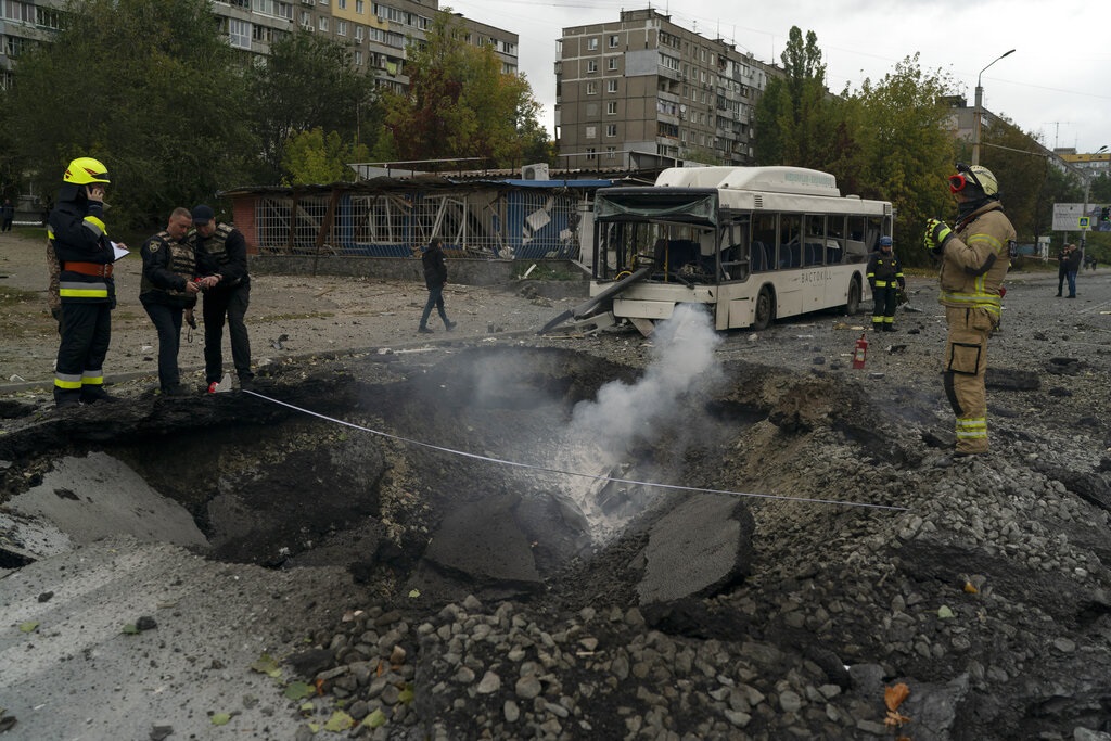 Ουκρανία: Φονικό «κύμα» πυραυλικών επιθέσεων από τη Ρωσία – Χτύπησαν τέσσερις πόλεις