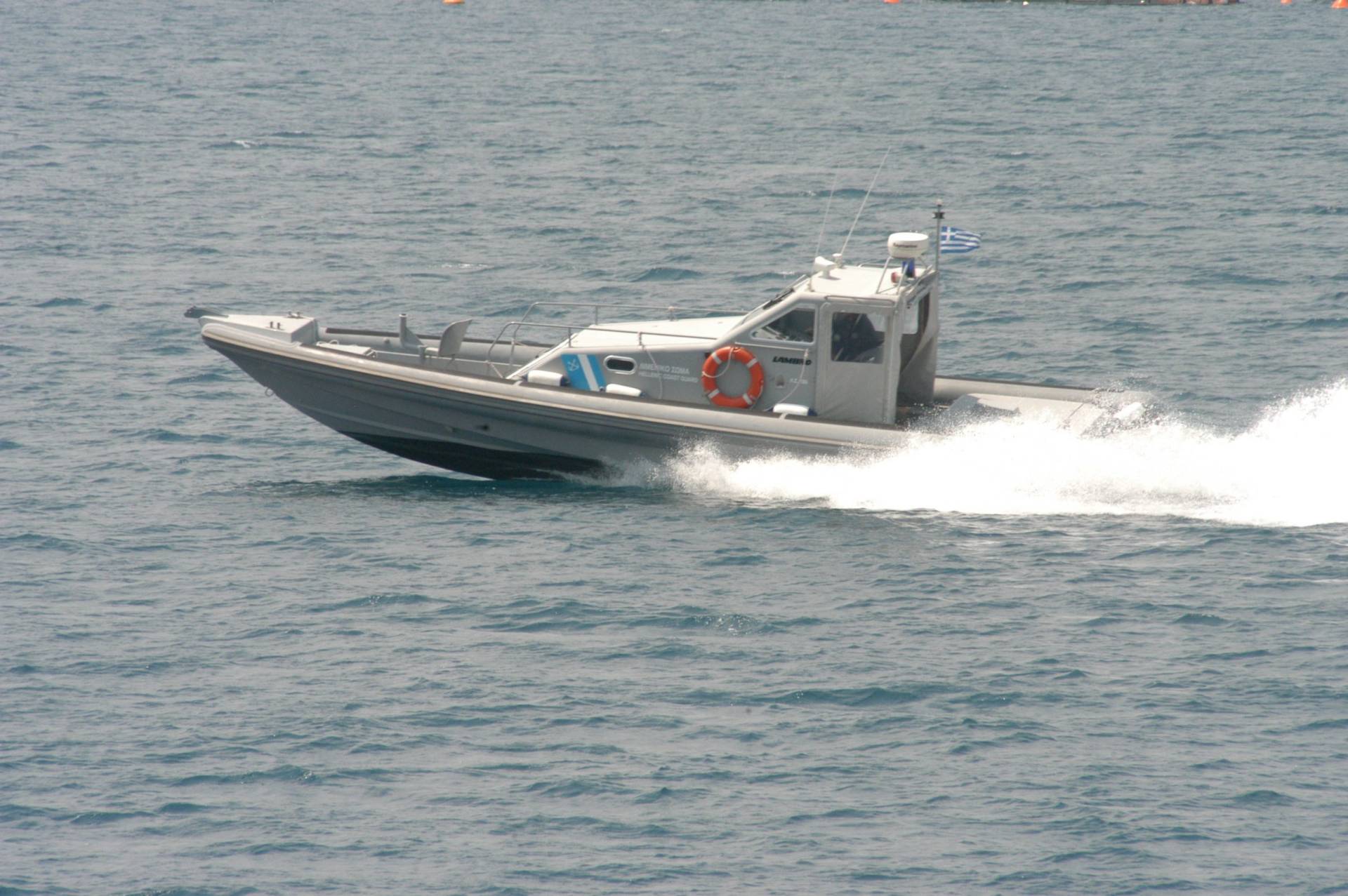 Δεκαπέντε μετανάστες διασώθηκαν στη Ρόδο – Ναυάγησε η βάρκα τους