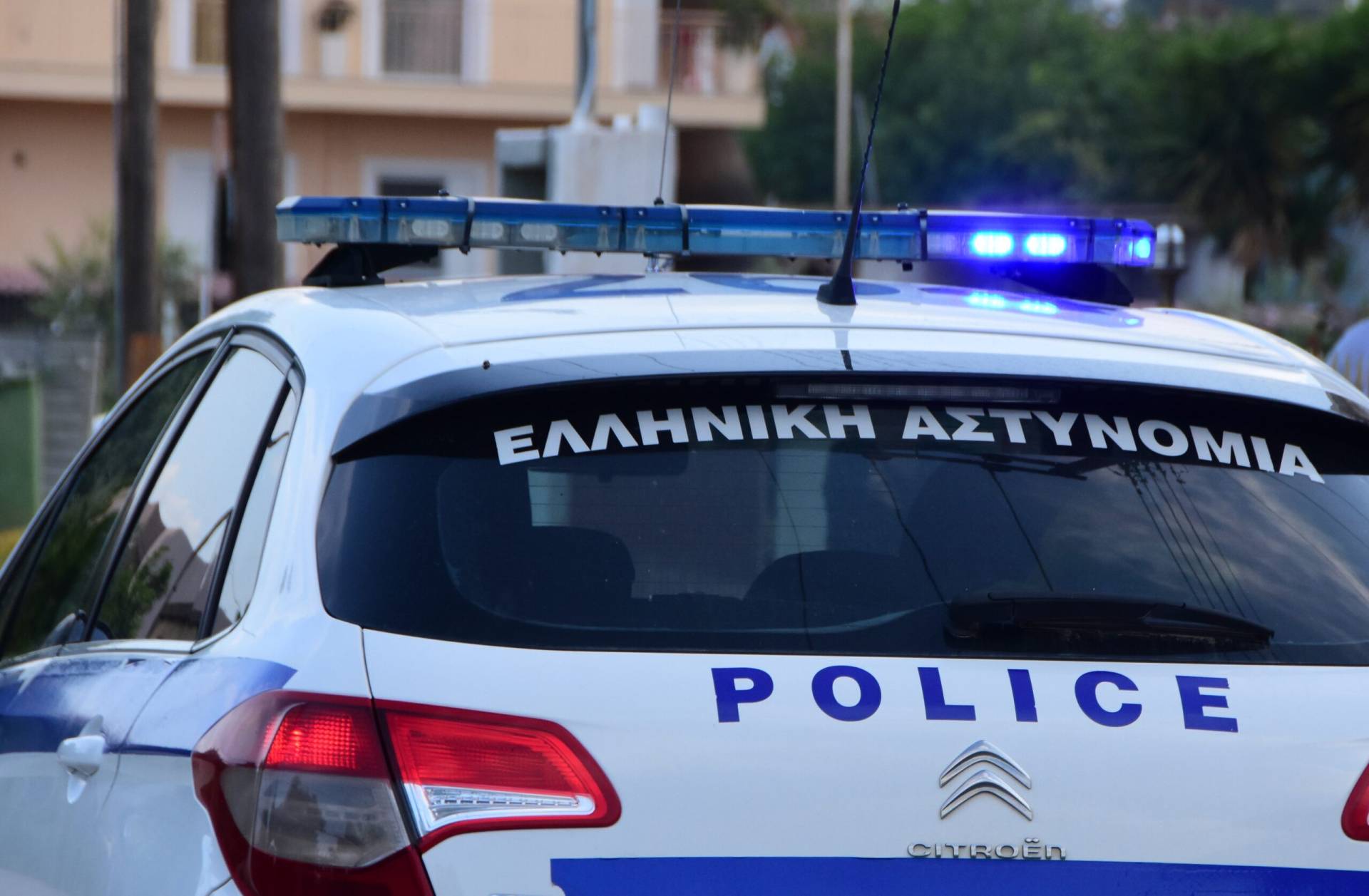 Τροχαία: 368 παραβάσεις και 12 συλλήψεις σε τροχονομικούς ελέγχους στην παραλιακή Αθηνών – Σουνίου