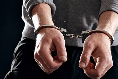 ΥΠΠΟ: Συνελήφθησαν δύο άτομα για πυροβολισμούς τα ξημερώματα στο Περιστέρι