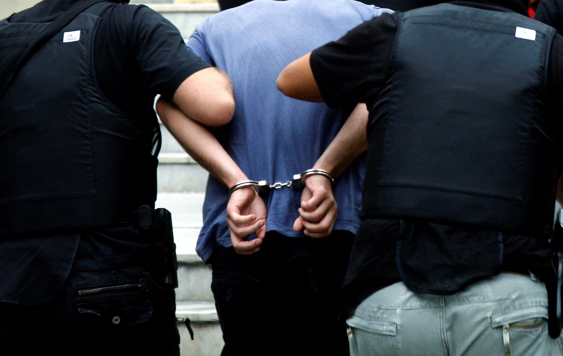 Τρεις συλλήψεις για διακίνηση ναρκωτικών στην Αττική – Ο ρόλος αστυνομικού στην οργάνωση και ο τρόπος δράσης