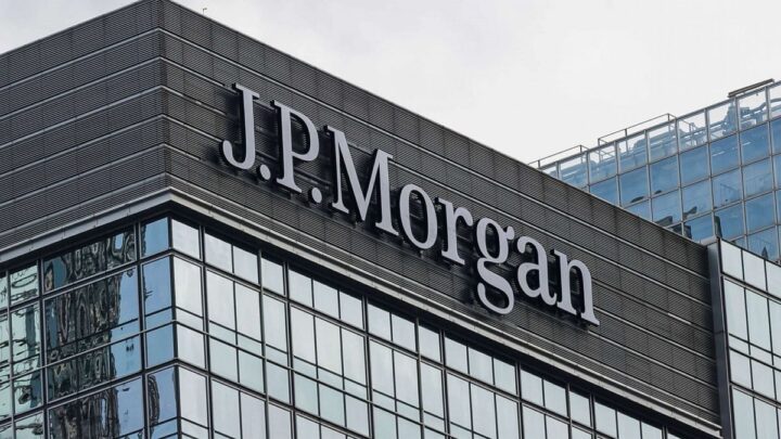 JP Morgan: Aισιόδοξη για τις ελληνικές τράπεζες παρά την υπεραπόδοση