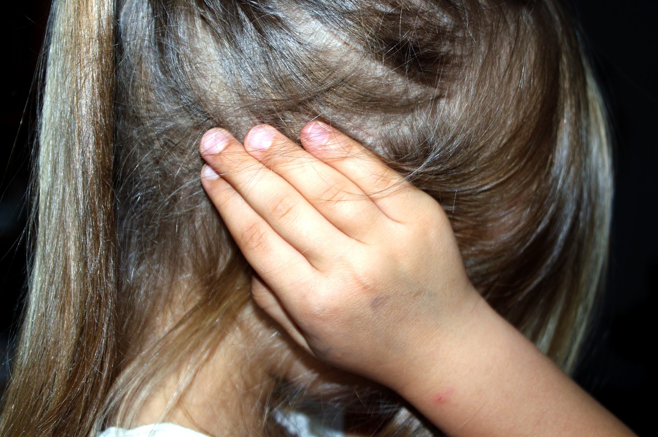 Νέα μελέτη συνδέει τα τραυματικά γεγονότα στην παιδική ηλικία με τους πονοκεφάλους