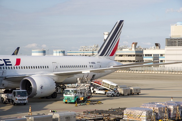 Γαλλία: Αύξηση των συναγερμών για βόμβα σε 18 αεροδρόμια