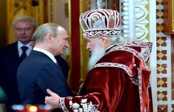 Foreign Affairs: Οι Χρήσιμοι Ιερείς του Πούτιν
