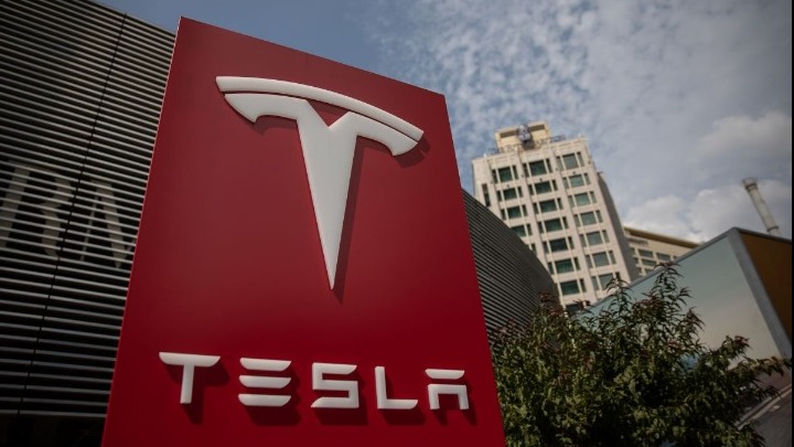 Tesla: Ανοδικά η μετοχή εν αναμονή των κερδών