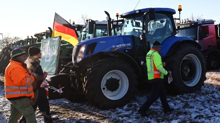 Γερμανία: Σε εξέλιξη οι κινητοποιήσεις μηχανοδηγών και αγροτών