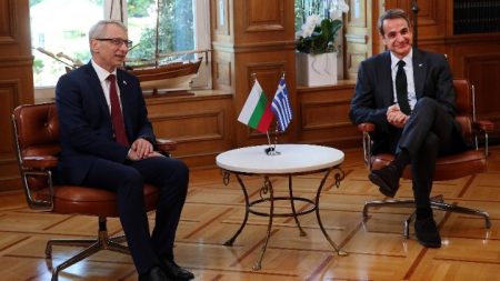 Με τον Βούλγαρο πρωθυπουργό συναντήθηκε ο Μητσοτάκης &#8211; Τα κρίσιμα θέματα της ατζέντας