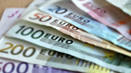 Εβδομάδα πληρωμών: Τι καταβάλλεται από e-ΕΦΚΑ και ΔΥΠΑ έως 31 Μαΐου