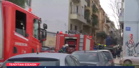 screenshot 2024 02 29 at 09 33 39 Φωτιά σε αυτοκίνητα στην οδό Ζαΐμη στα Εξάρχεια Αναφορές ότι ακούστηκε δυνατός κρότος διακοπή κυκλοφορίας