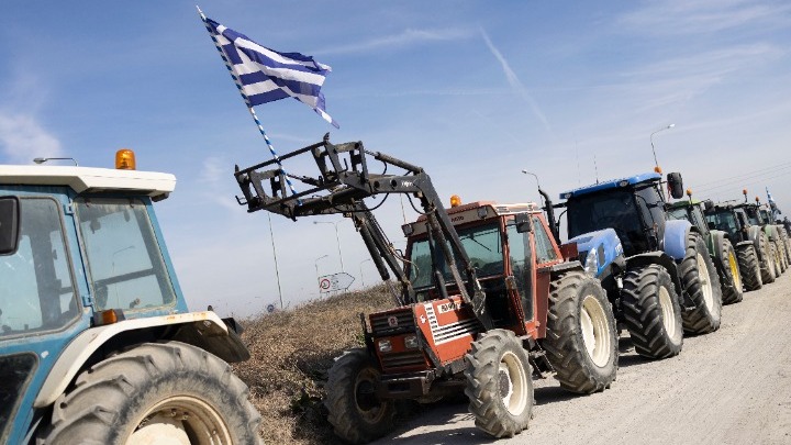 Αγρότες: «Πάμε σε πολιορκία θα κλείσουμε δρόμους, τελωνεία και λιμάνια»