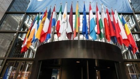 Σύνοδος Κορυφής: Στα «δύο» η Ευρώπη μετά την πρόταση για αμυντικό ευρωομόλογο