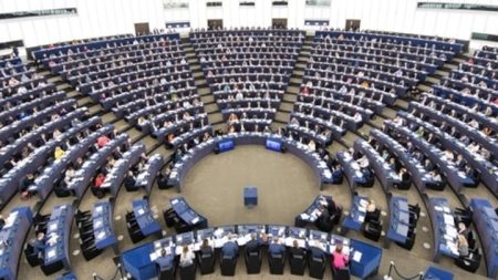 Ευρωκοινοβούλιο: Πάει την Κομισιόν στα δικαστήρια για τα 10 δισ. στον Όρμπαν