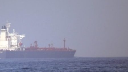 Χούθι: Πυραυλική επίθεση εναντίον δεξαμενόπλοιου στην Ερυθρά Θάλασσα