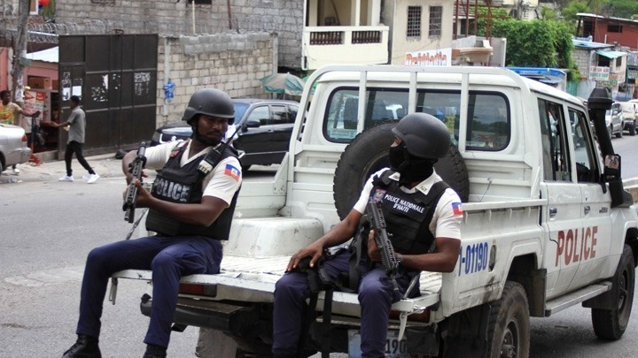 w08 104737w1963733policehaitipoliceofficers