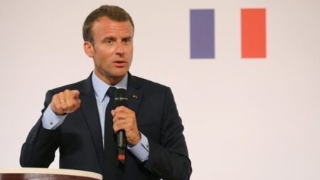 macron w22 143844w18105855w16141623w0584915makron