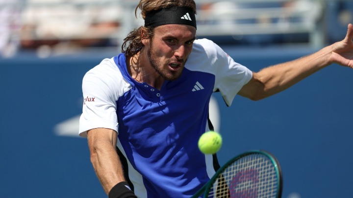 w27 221400tsitsipas