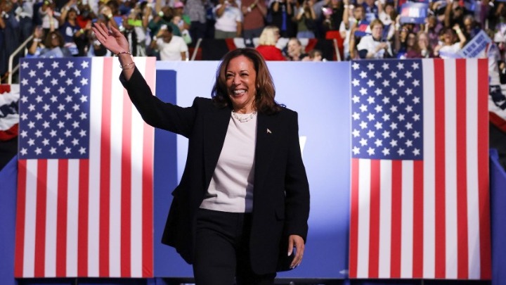 kamala harris w13 11511529233768