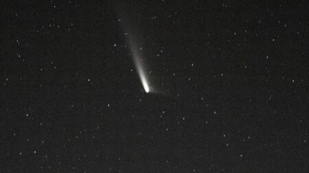 w01 95404cometa3nasa